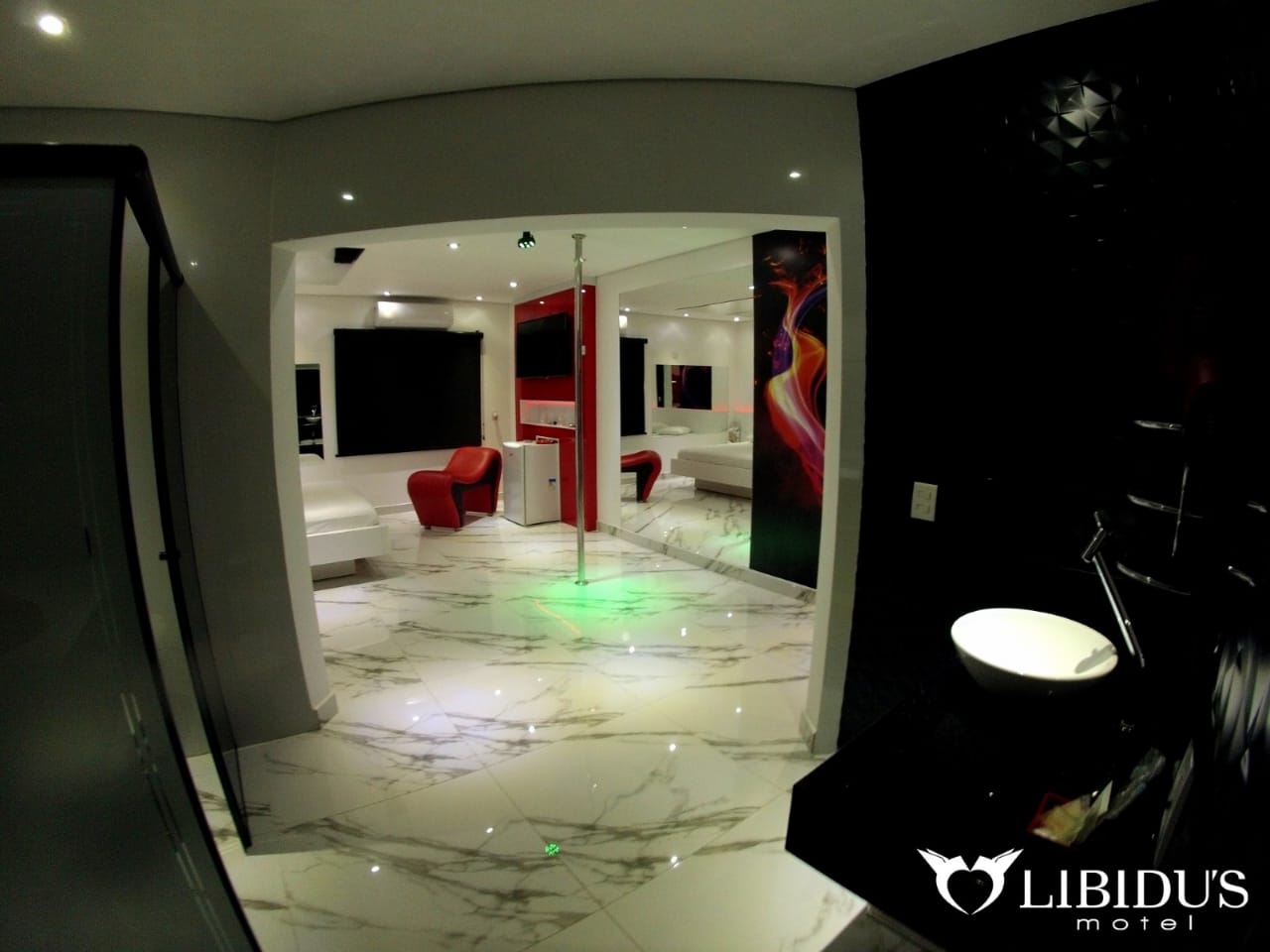 Ambiente provocante da Suíte Desejo no Motel Libidus Joinville